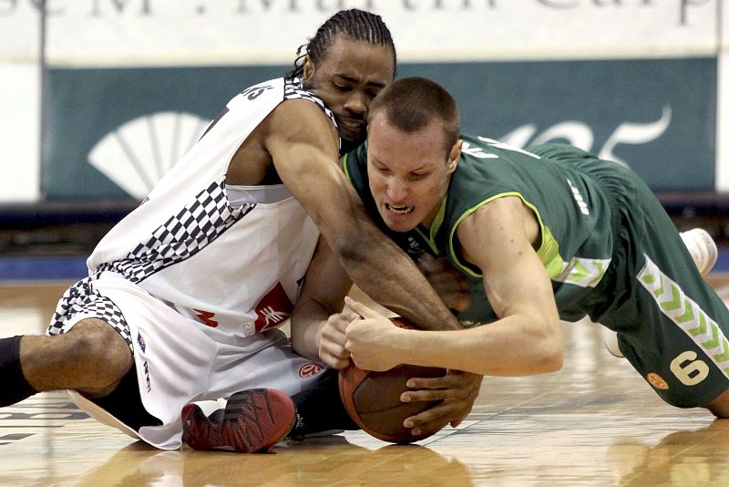 El Unicaja, ya clasificado, pensó más en el partido de Vitoria