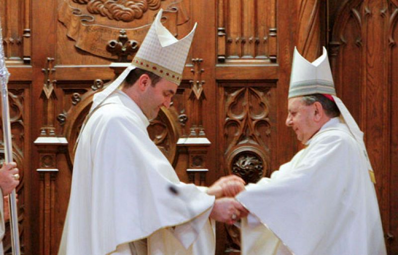 Munilla se presenta "pobre y humilde" al tomar posesión como nuevo obispo de San Sebastián