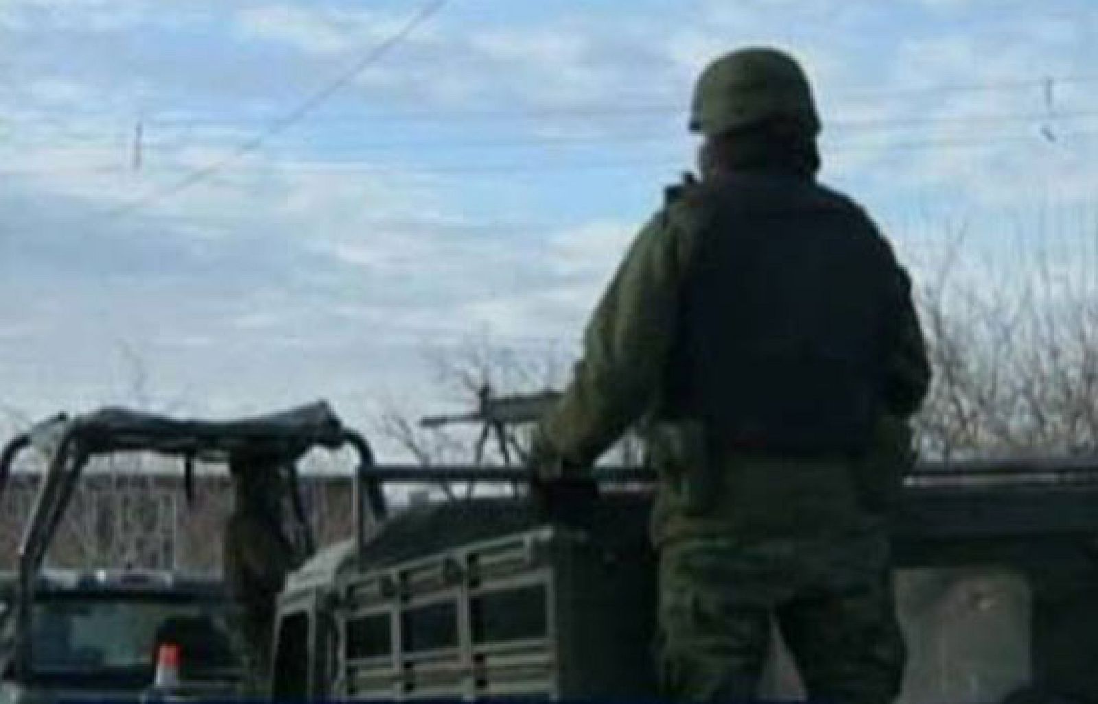 México ha vivido la jornada más violenta de la guerra que protagonizan los cárteles de la droga para mantener el control territorial. Sesenta y nueve asesinatos en nueve estados del país, la cifra más alta en un sólo día.