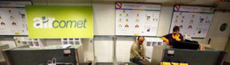 Los trabajadores de Air Comet piden a Fomento que les recoloque en otra aerolínea