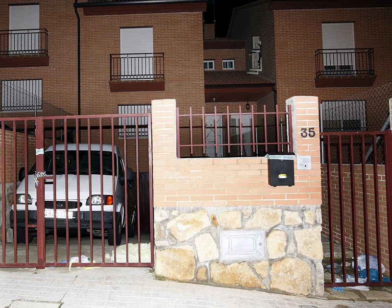 Encuentran tres cadáveres de la misma familia en una casa de Madrid