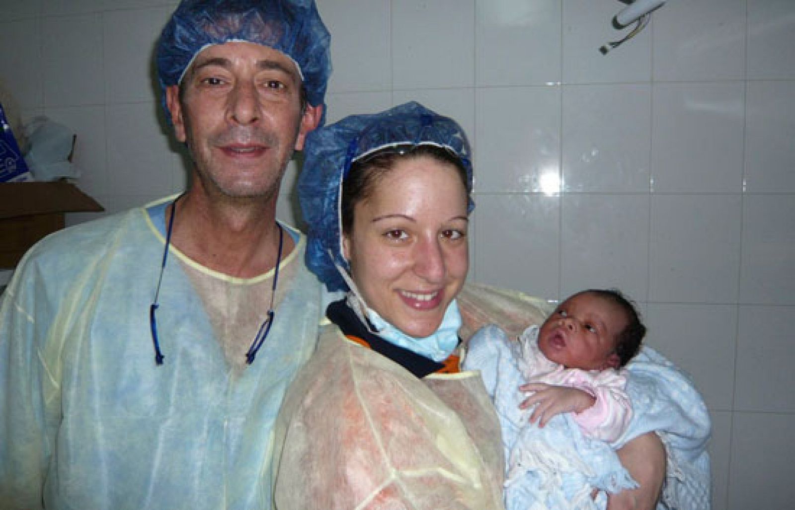 José María, el primer bebé haitiano tras el desastre | Ver