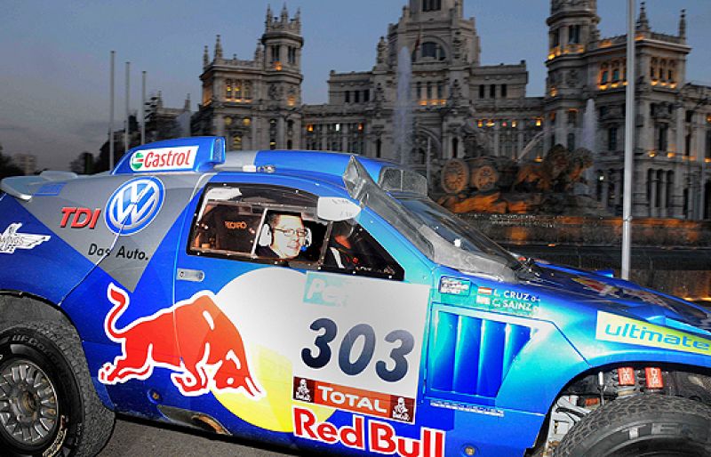 Carlos Sáinz se da un baño de masas en Madrid