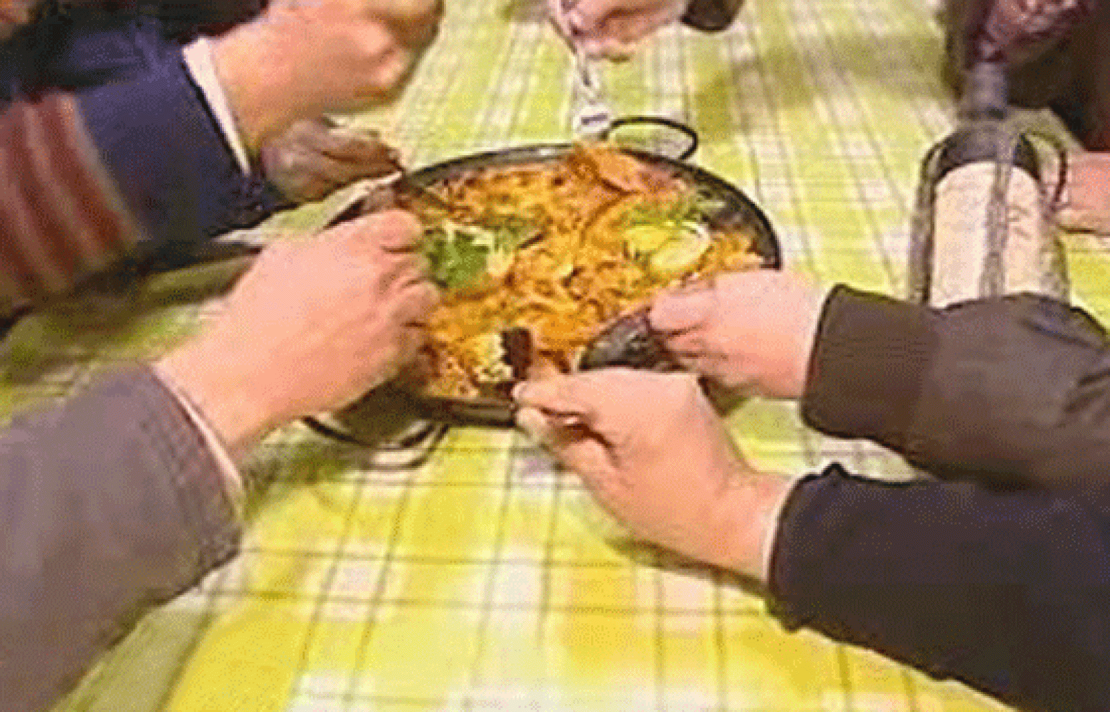 España Directo - Paella de pollo y marisco - RTVE Cocina | Ver