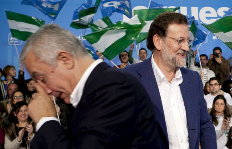 Rajoy acusa al Gobierno de padecer un "déficit de credibilidad insuperable"