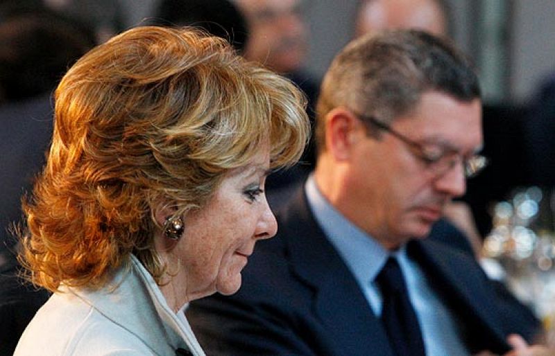 Aguirre "hoy no" hace declaraciones y Gallardón calla para "no perjudicar al partido"