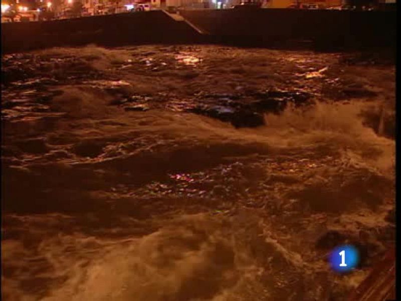El temporal que azota Canarias abandonará las islas entre esta tarde y el miércoles
