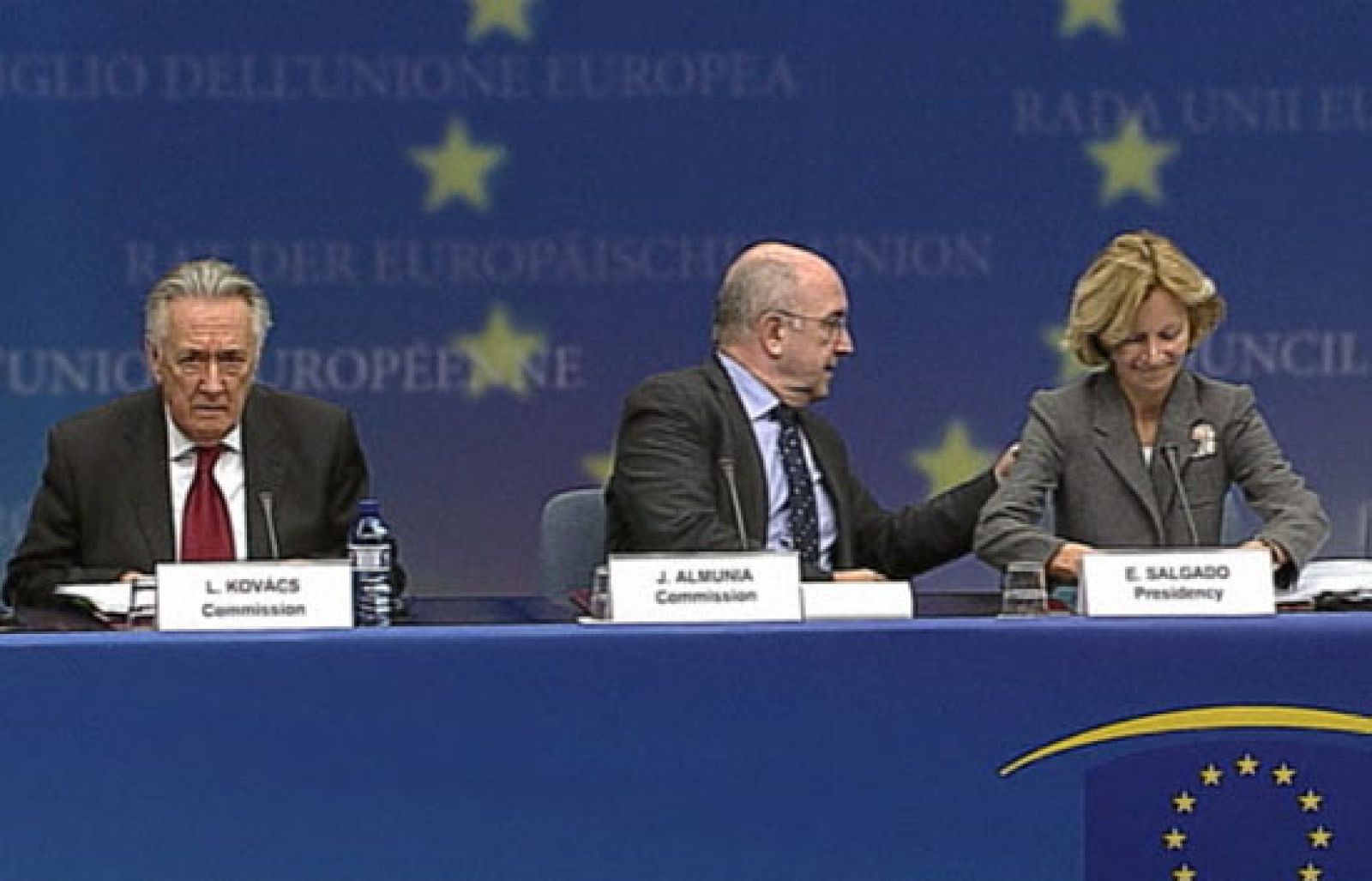 Críticas desde el Gobierno a las palabras que ayer pronunció en Bruselas el comisario Joaquín Almunia | Ver