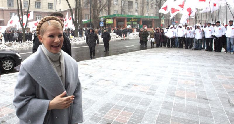 Timochenko amenaza con una segunda revolución naranja en caso de fraude en las elecciones