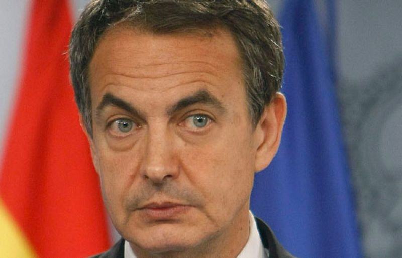 Zapatero presenta una propuesta genérica de reforma laboral que contenta a todos