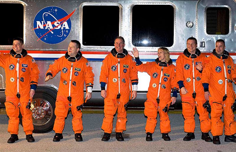 El lanzamiento del Endeavour se retrasa un día por problemas meteorológicos