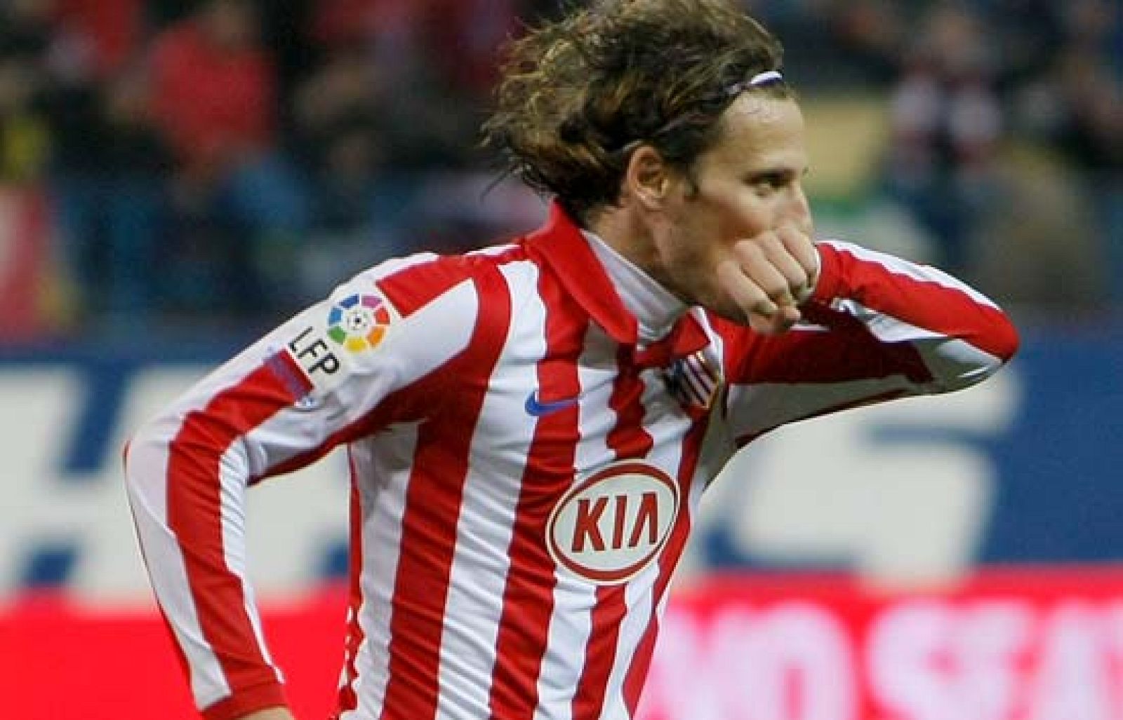 Goleada y polémica en el Calderón | Ver