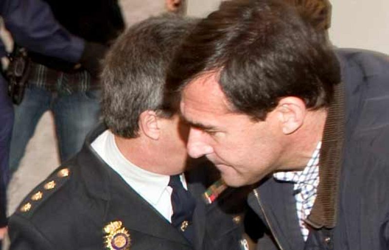 El juez decreta prisión bajo fianza de 100.000 euros para Nadal y Flaquer