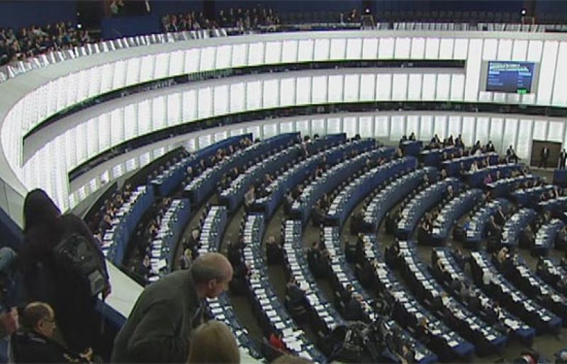 El Europarlamento respalda la Comisión Barroso con el apoyo de populares, socialistas y liberales