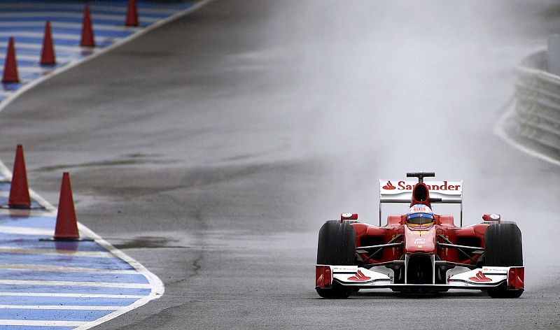Alonso, a dos segundos de Rosberg