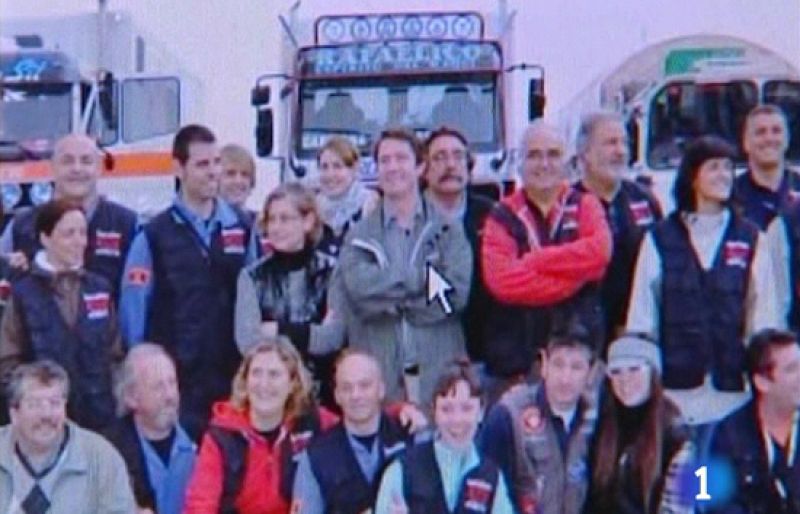 Los cooperantes españoles secuestrados aparecen en un vídeo como prueba de vida