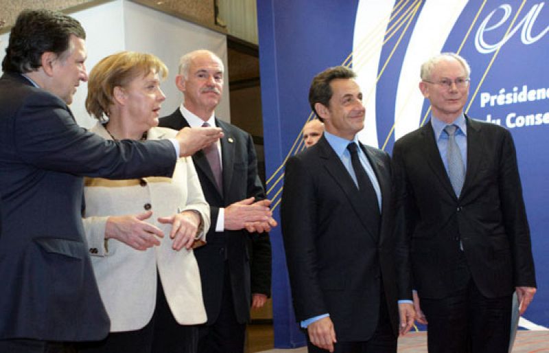 La Unión Europea insiste en su respaldo a Grecia, pero aplaza las medidas concretas