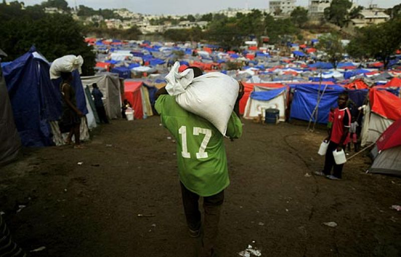 A un mes del terremoto en Haití, el principal reto es dar refugio ante las inminentes lluvias