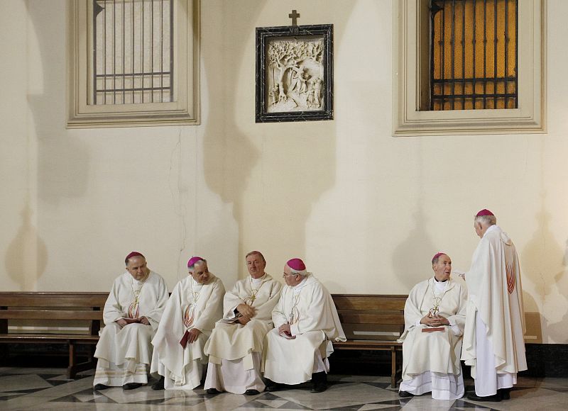 El Papa recibe a los obispos irlandeses para abordar el escándalo de los abusos a menores