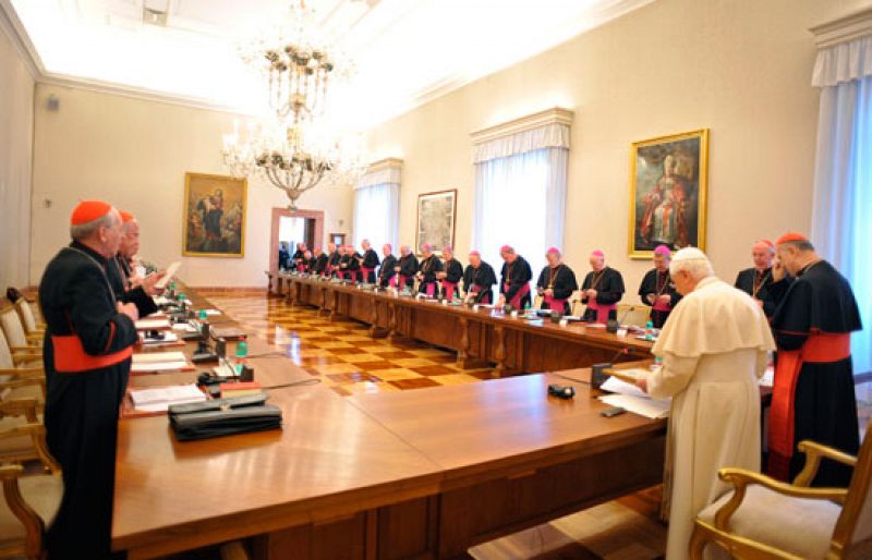 El Vaticano, a los obispos irlandeses: "Reconoced vuestra culpa" sobre la pedofilia