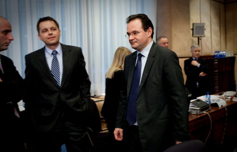 Grecia reclama un apoyo "más explícito" de la UE ante "los ataques de los mercados"