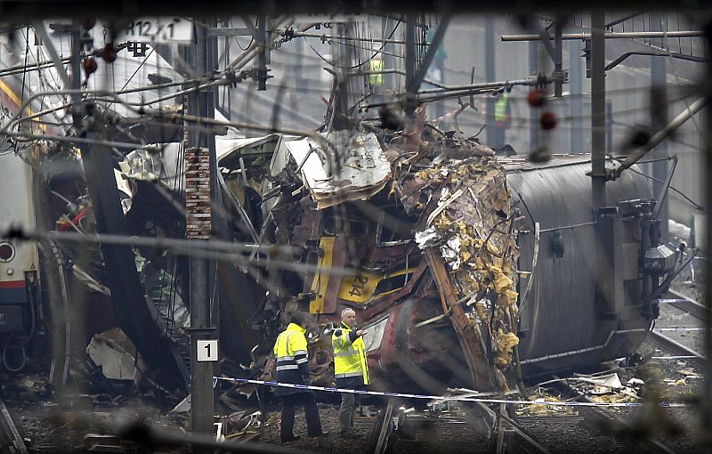Hallan tres días después otro cadáver entre los trenes siniestrados en Bélgica