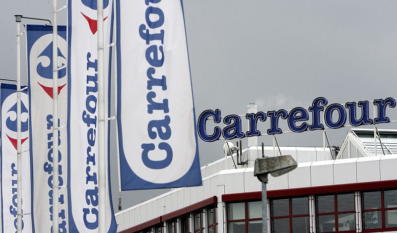 El beneficio anual de Carrefour cae un 74,2% hasta los 327 millones de euros