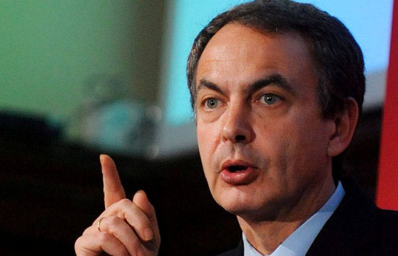 Zapatero respalda a Grecia, y asegura que "llegó la hora de frenar a los especuladores"