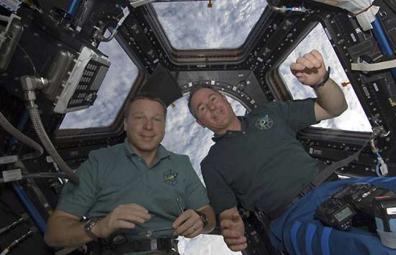 El Endeavour se despide de la ISS y de su nuevo mirador a la Tierra