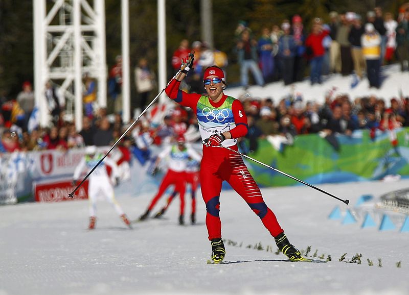 La noruega Marit Bjoergen se lleva su tercera medalla de Vancouver
