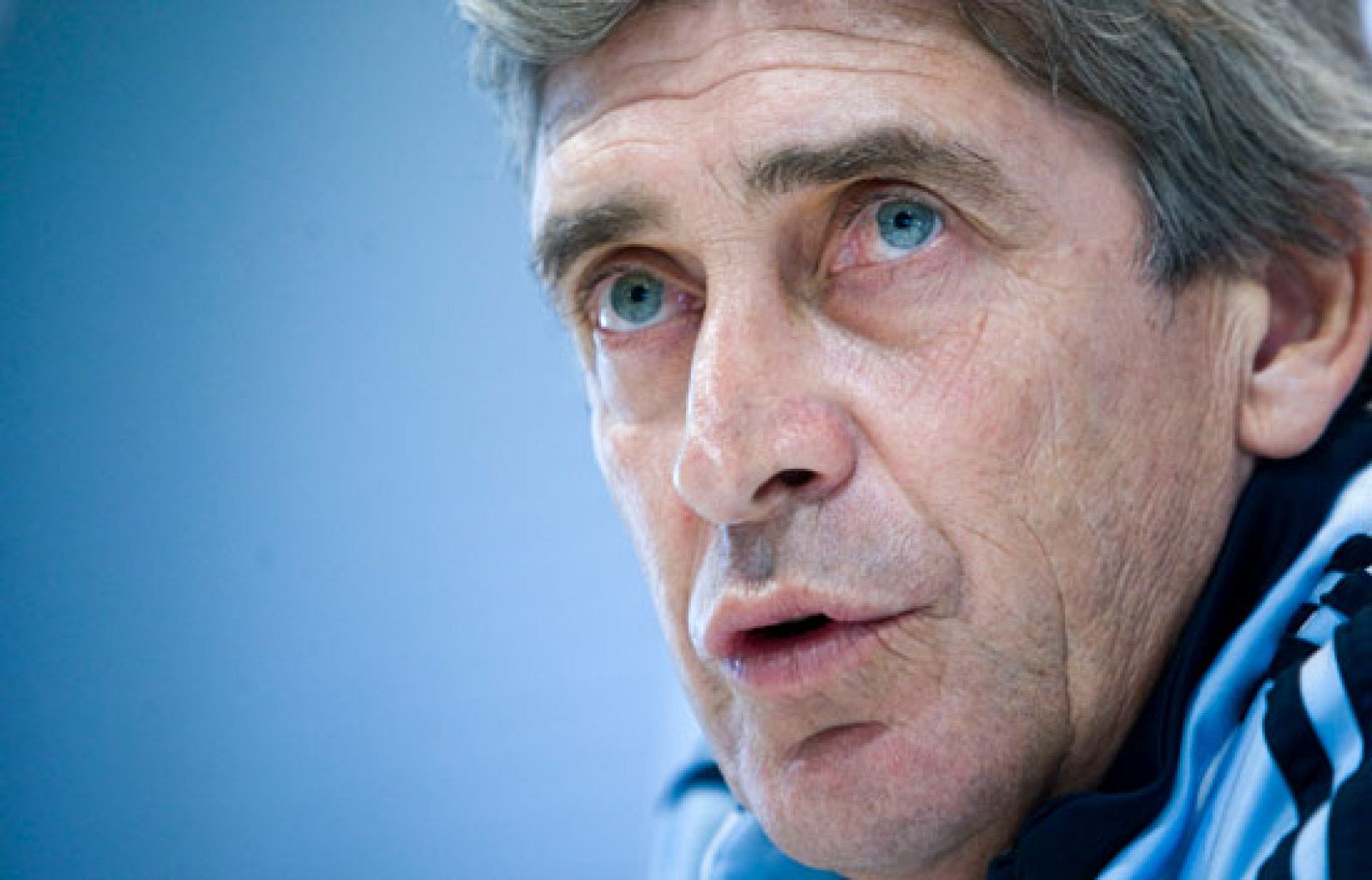 El entrenador del Real Madrid, Manuel Pellegrini, ha querido defenderse de las críticas vertidas contra él por la derrota en Lyon.