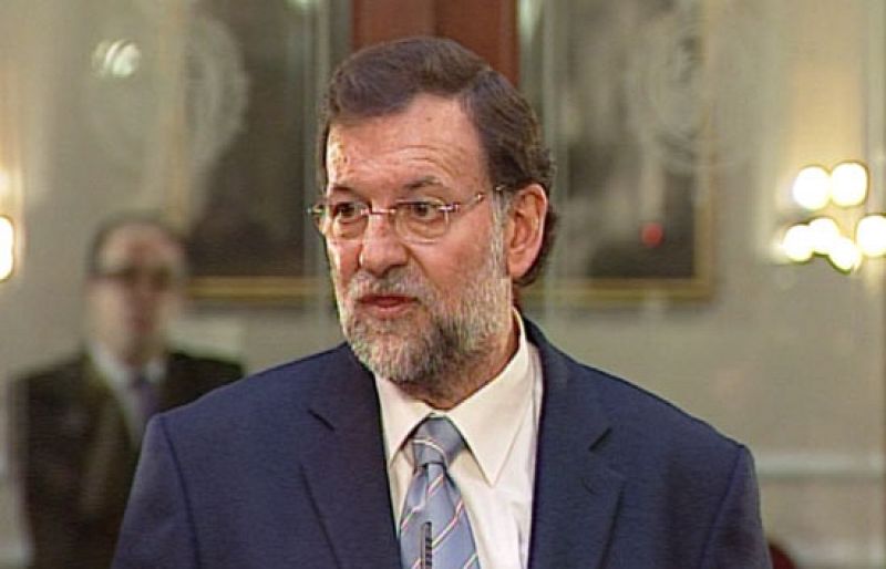 Rajoy asegura que la idea de Aguirre de formar un gobierno de concentración era una "ironía"