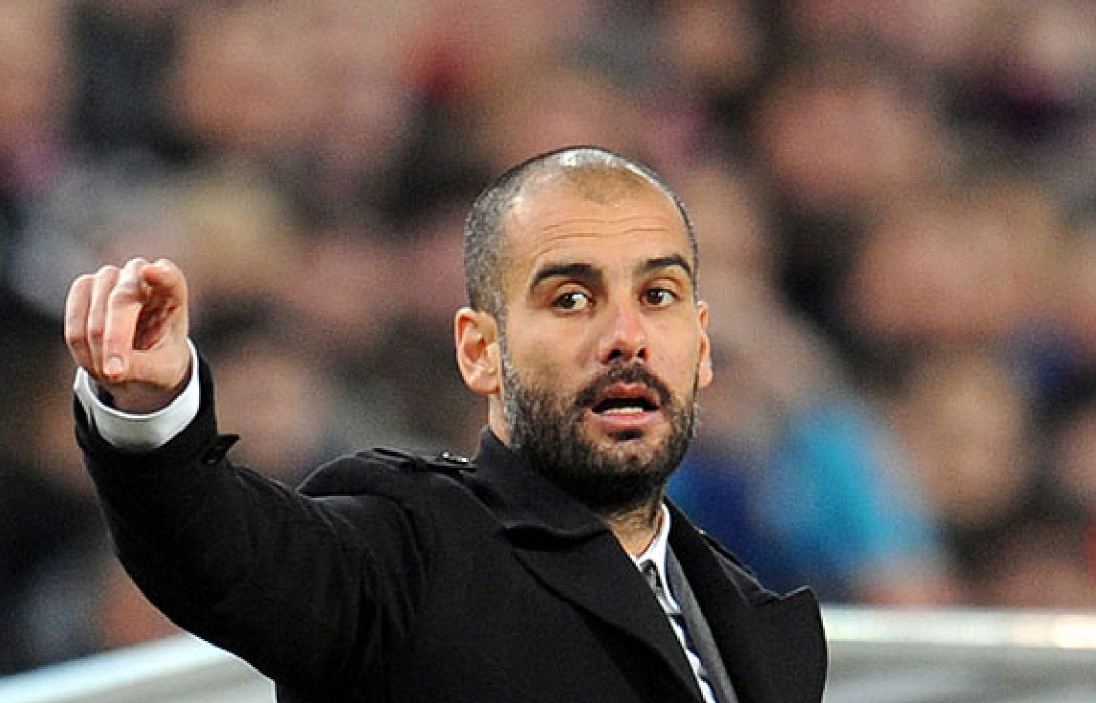 El sábado 27 se estrena en La 2 el reportaje hecho desde dentro del entorno del entrenador del Barça, Pep Guardiola, para acercar así a todo el mundo cómo es Pep. Personajes del mundo del fútbol, sus amigos, sus familiares, etc. da su visión de Guard