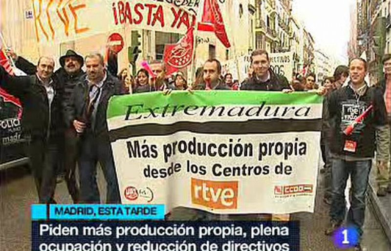 Cientos de trabajadores de RTVE piden que se asegure el futuro de la corporación