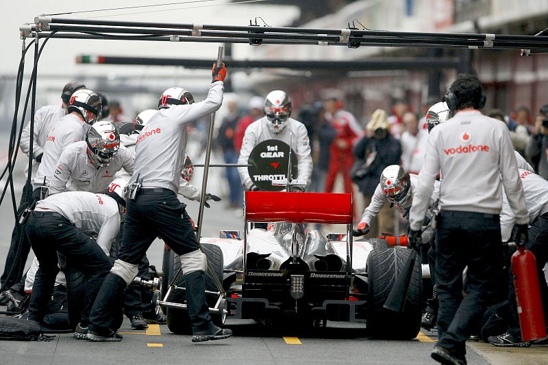 Ferrari, McLaren, Mercedes y Red Bull, los 'cuatro grandes' que prometen dar batalla en el Mundial