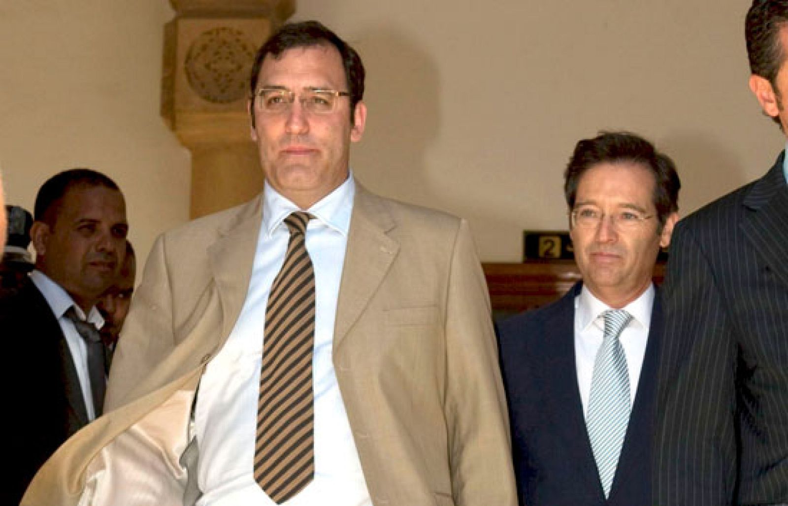 El juez Velasco acusa a Venezuela de "cooperar" en la alianza entre ETA y las FARC | Ver