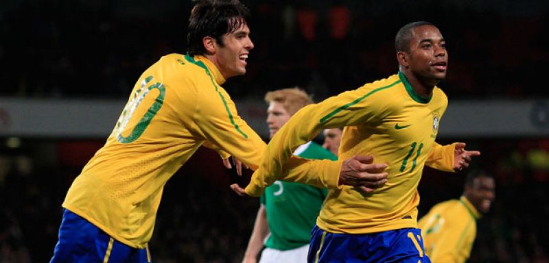Robinho lidera a Brasil en la victoria sobre Irlanda