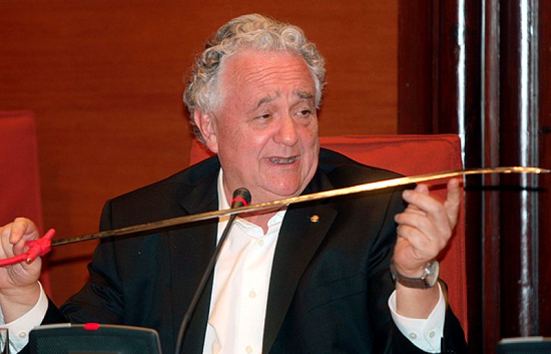 El científico y antitaurino Jorge Wagensberg 'entra a matar' en el Parlament catalán