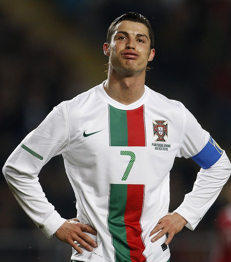 Portugal no convence aunque Cristiano se luce