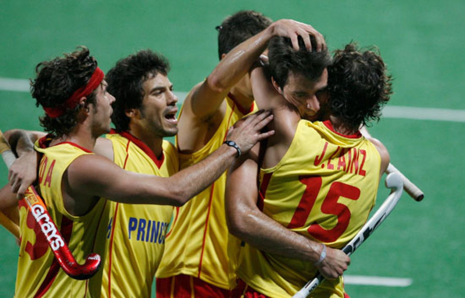 España golea a India | Ver