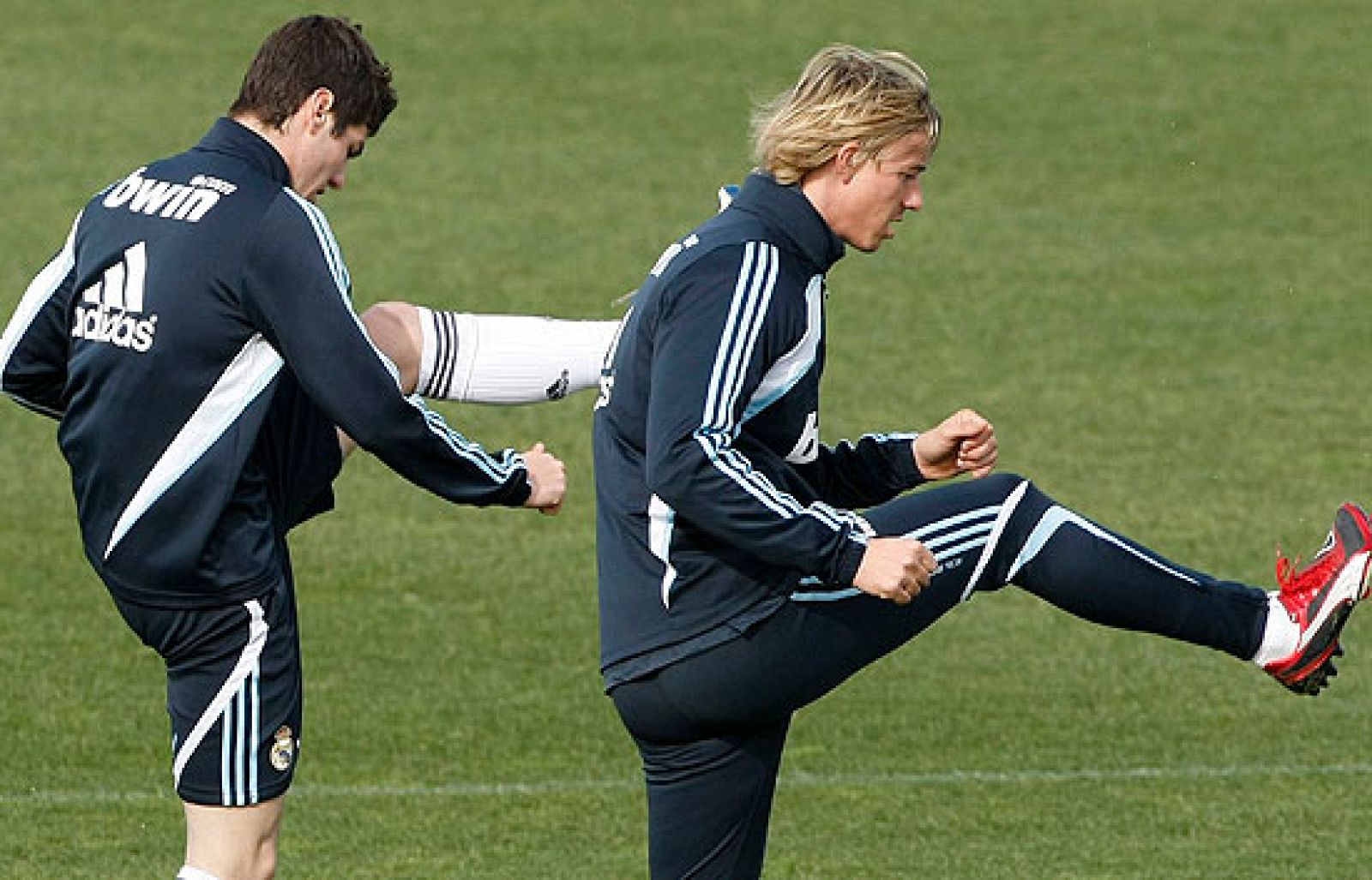 Ya recuperado de sus lesiones, Guti ha vuelto a la convocatoria del Real Madrid para el partido ante el Sevilla en el Bernabéu.