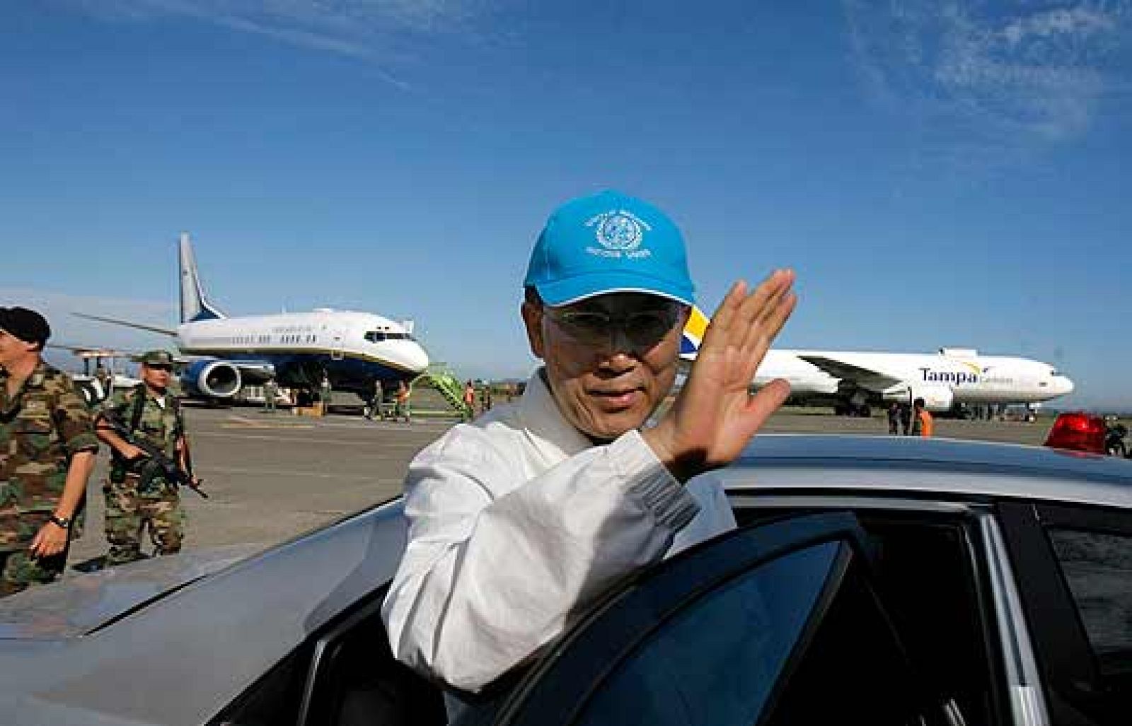 En Chile continúan buscando desaparecidos entre los escombros tras el terremoto que sacudió al país latinoamericano hace una semana.