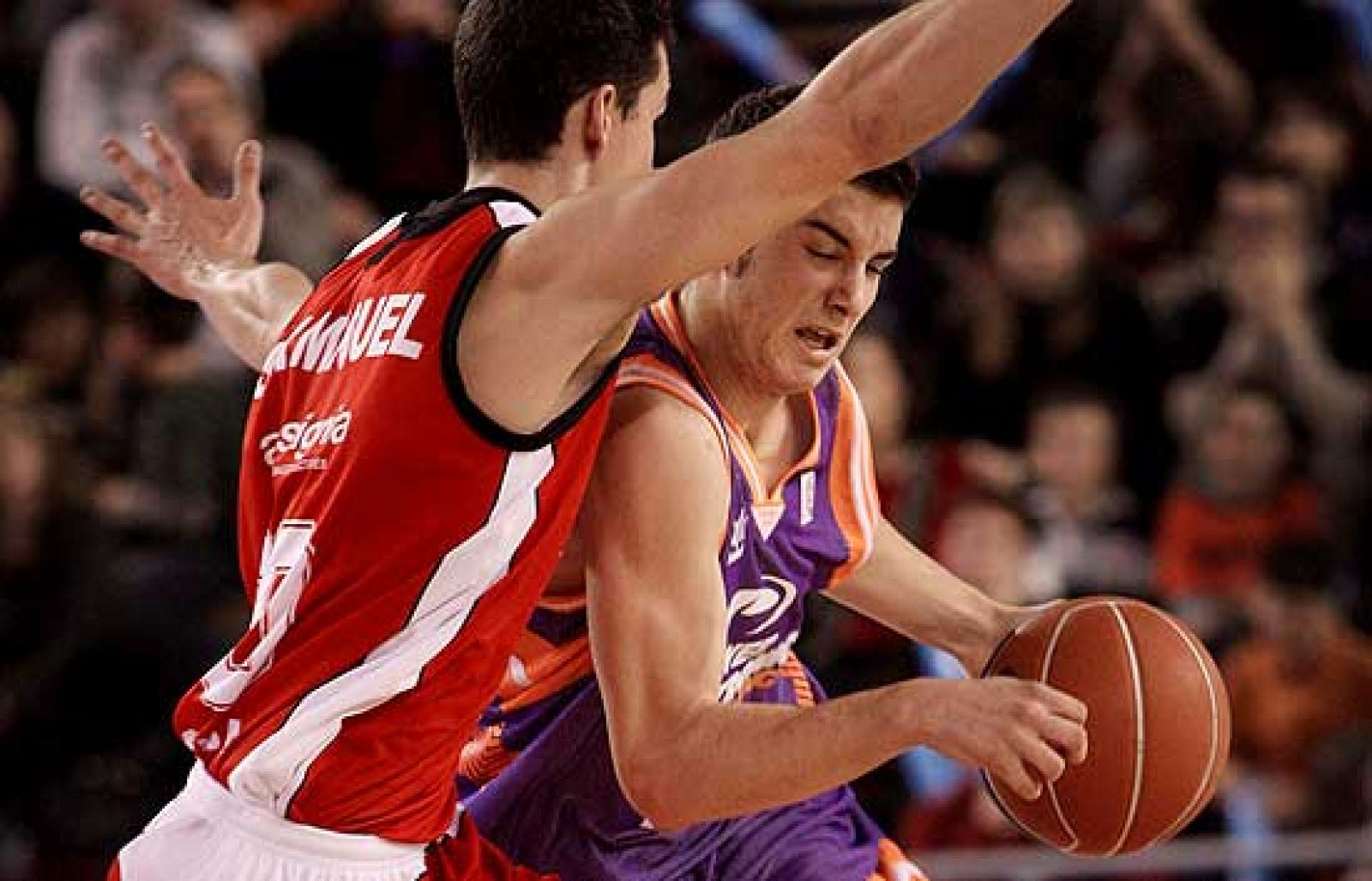 Suzuki Manresa 82-84 P.E. Valencia - Baloncesto en RTVE | Ver