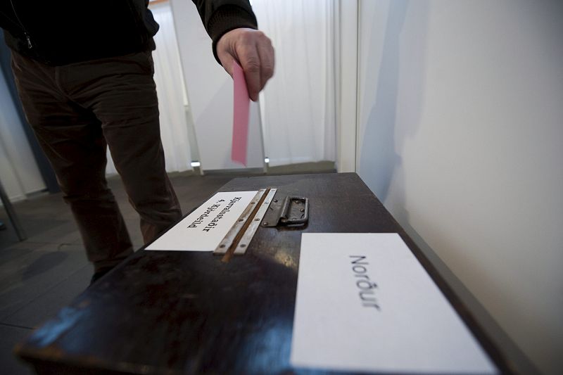 La primera ministra islandesa dice que el 'no' en el referéndum le costará caro a su país