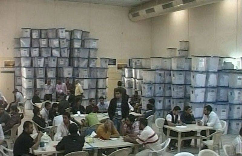 La participación en Irak supera el 62% pese a las amenazas de Al Qaeda