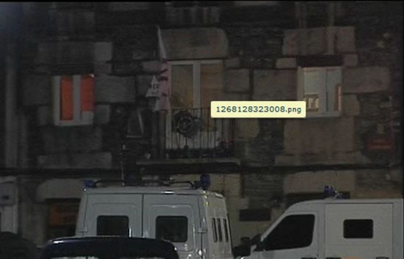 Detenido un joven en Vitoria por un acto de violencia callejera contra una estación de tranvía