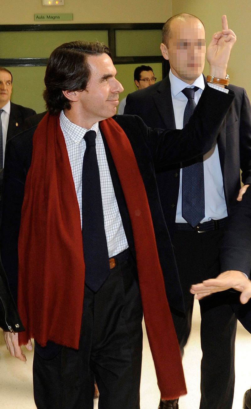 Aznar sobre su gesto en Oviedo: "Con personas descaradas, la respuesta debe ser descarada"