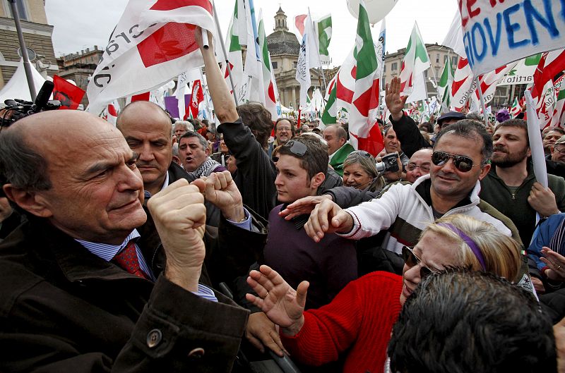 Masiva manifestación en Roma contra el decreto de  Berlusconi sobre la Ley Electoral