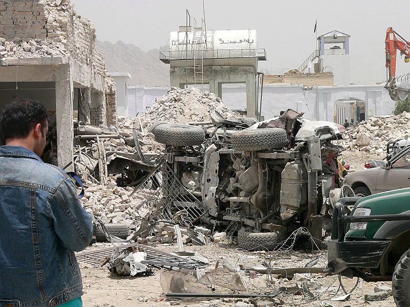 Al menos 30 muertos y 52 heridos en una serie de explosiones en Afganistán