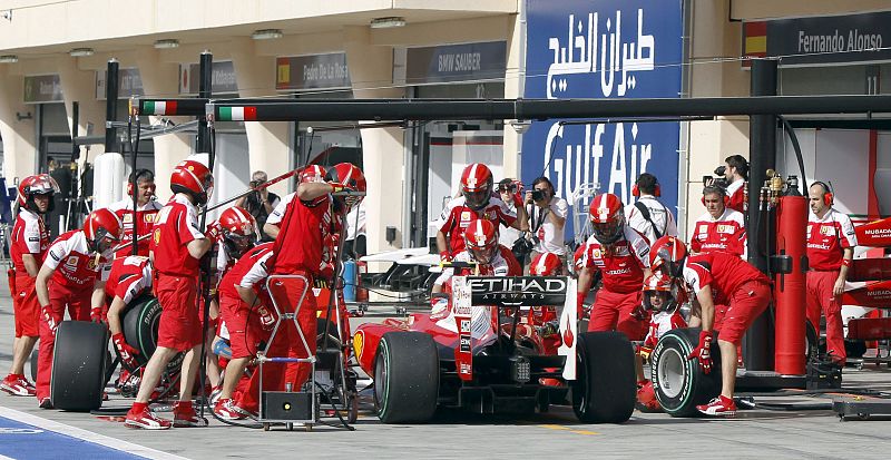 Ferrari cambia los motores de los coches de Fernando Alonso y Felipe Massa